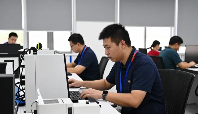 技术外包等满足复杂环境应用需求